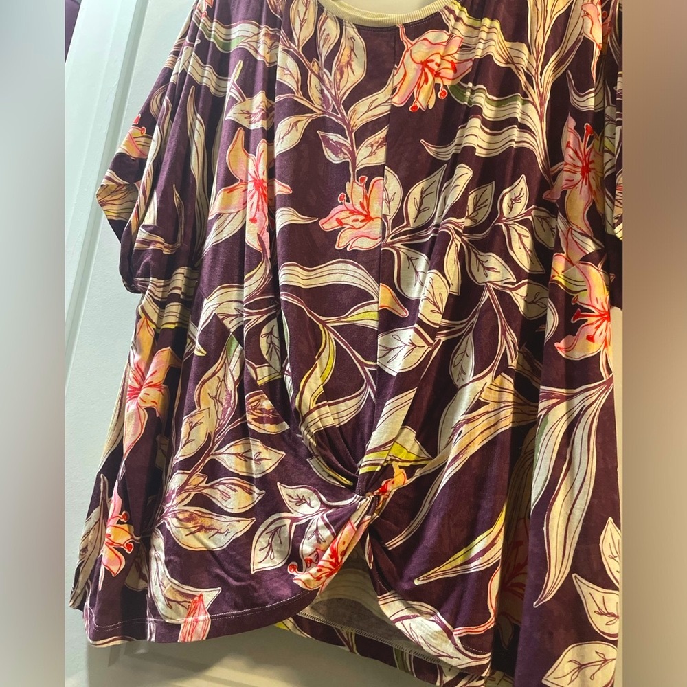 NWOT HYBA floral workout top for women 3X